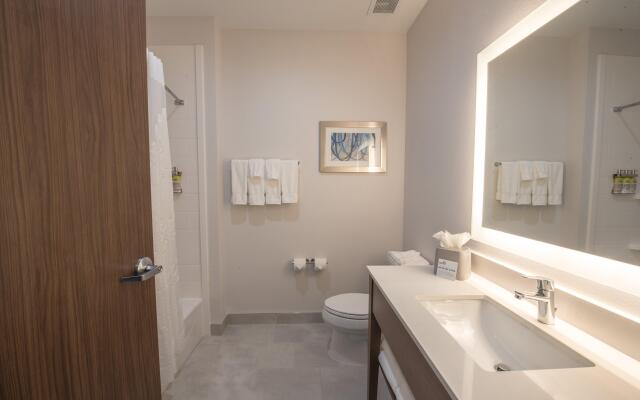 Holiday Inn Express and Suites Houston Westchase - Westheimer by IHG