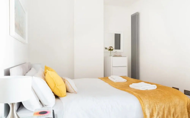 Platinum Apartment in Central Camden 9984