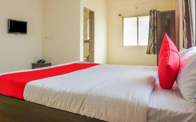 OYO 63323 Hotel Galaxy Inn