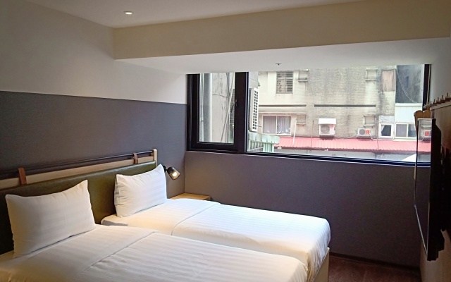 City Suites - Main Station - Image 4