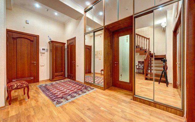 LUX Apartments Shelkovichnaya