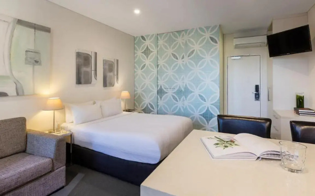 Oaks Melbourne on Collins Suites