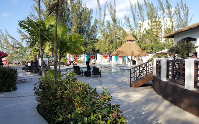 Montego Bay Palms I
