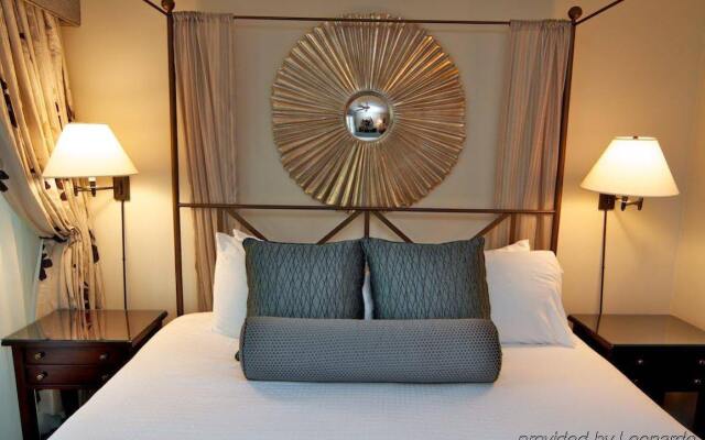 La Mer Hotel & Dewey House