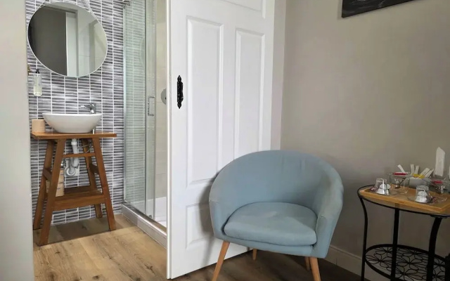 Nicole Suite