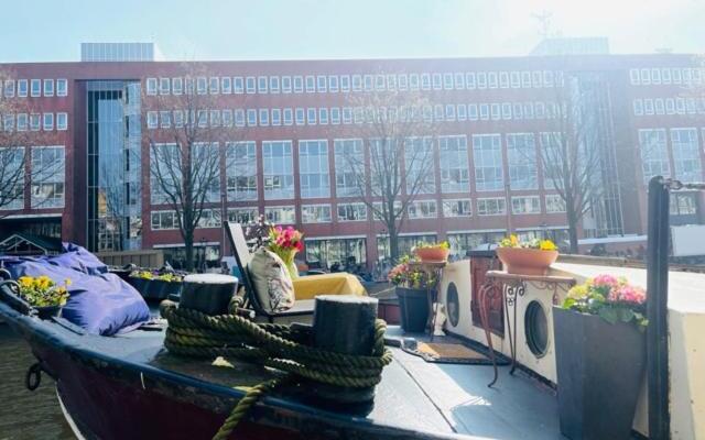 Romantic Houseboat