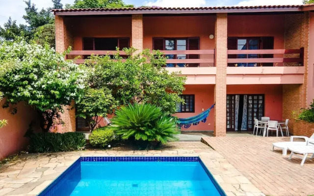 Casa espaçosa na Granja Viana