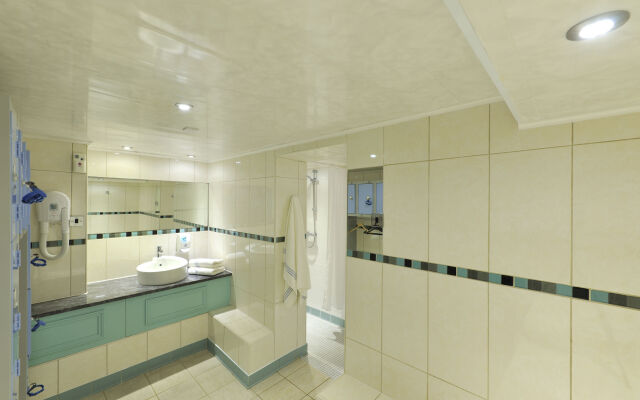 Clifton Park Hotel - Exclusive to Adults