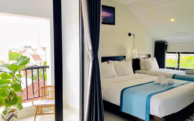 Grand Holiday Villa