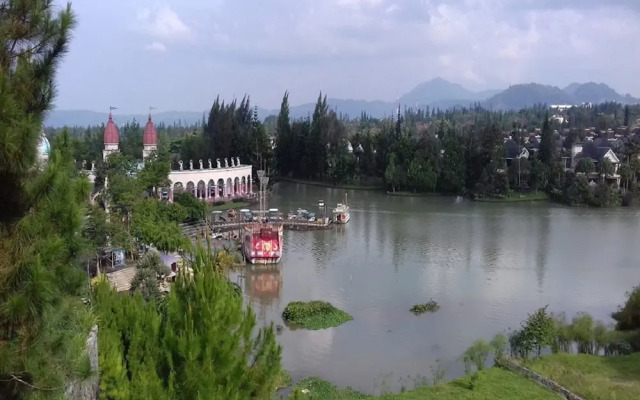 Villa Kota Bunga Vinca