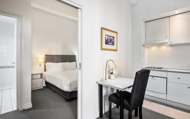 Bright 1-bed Apartment Steps From Collins Street – Guest Rooms – Melbourne