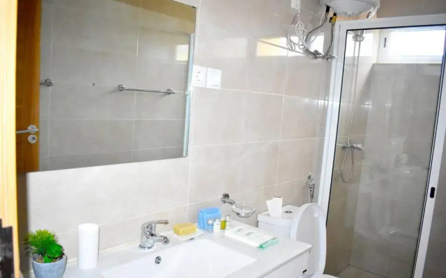 Lovely - Luxury 3 Bedrooms 500m from the Beach.