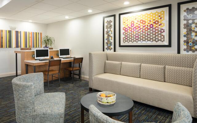 Holiday Inn Express Louisville Northeast, an IHG Hotel