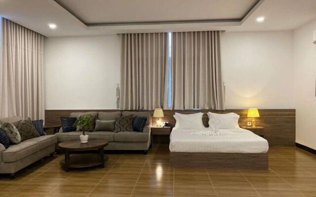 Apple Hotel Three