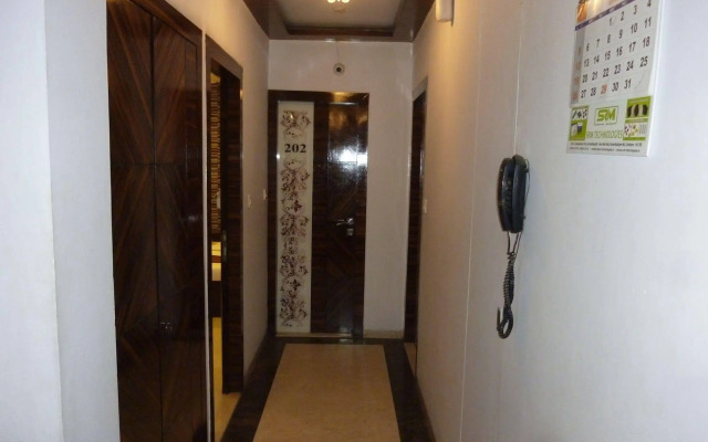 Hotel Satellite