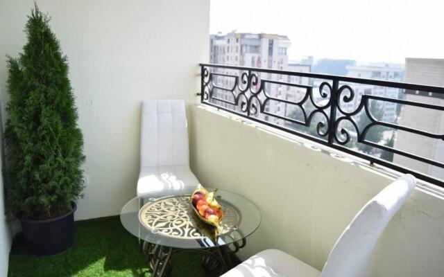 Bishkek Sunny Apartment in the center