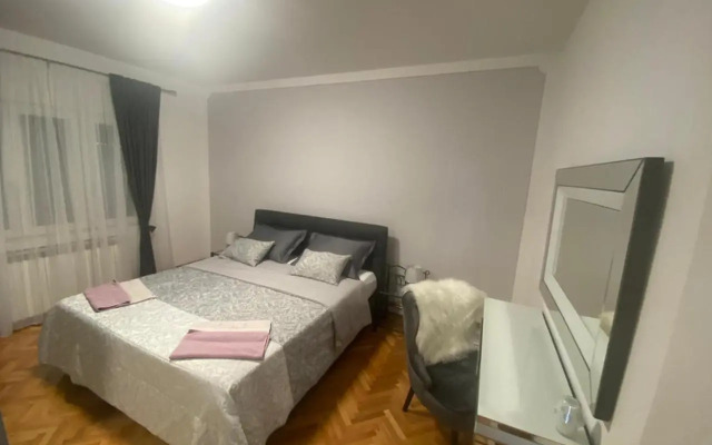 Apartment GREY