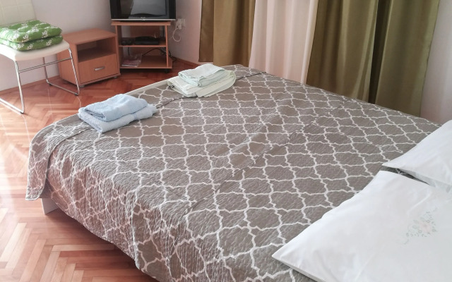 Viktor Rooms and Apartments