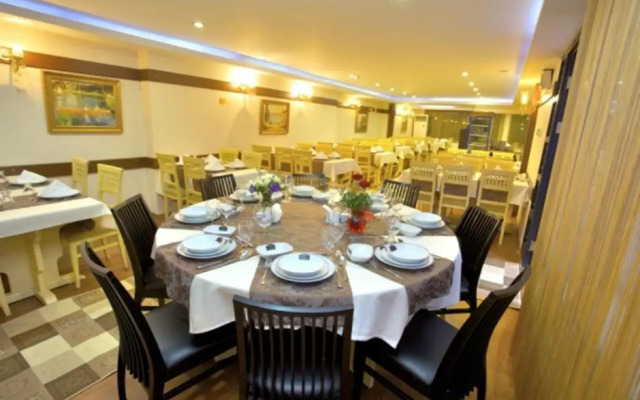 Hermanos Hotel