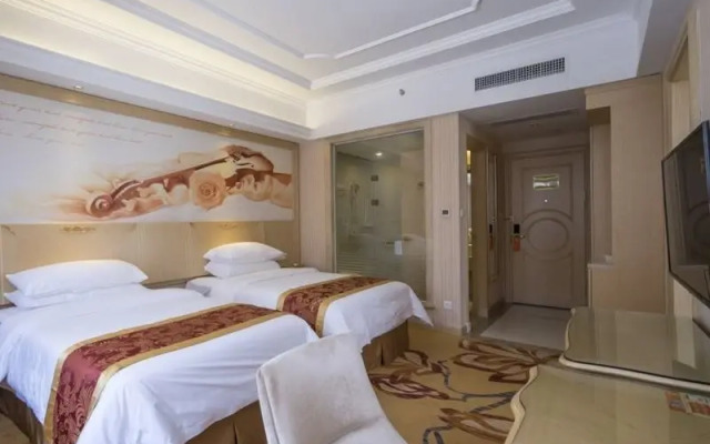 Vienna International Hotel (Dongguan Shilong Huixing Business Center)