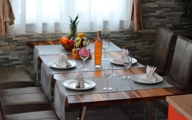 Luxury Beachfront Apartment, Sea Pearl