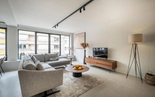 Fully renovated magnificent apt 50m from the beach