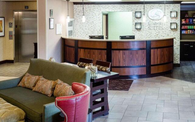 Russell Inn & Suites