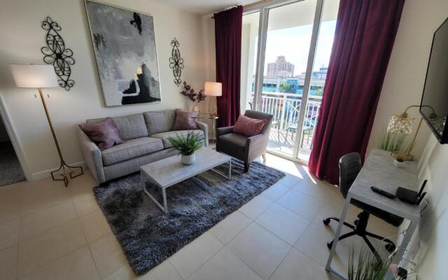 2br2bd, Downtown, Cal King