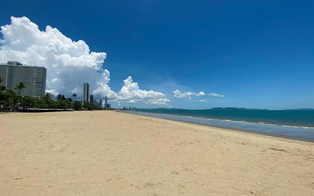Beach 7 Condo by GrandisVillas