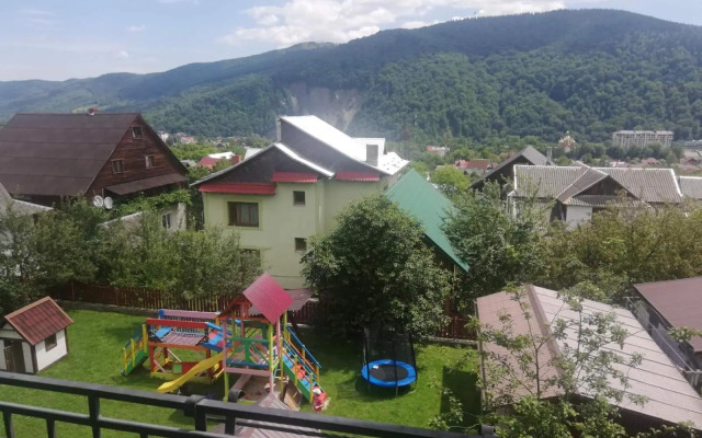 Садиба АнноМарі - відпочинок в Карпатах котедж Яремче