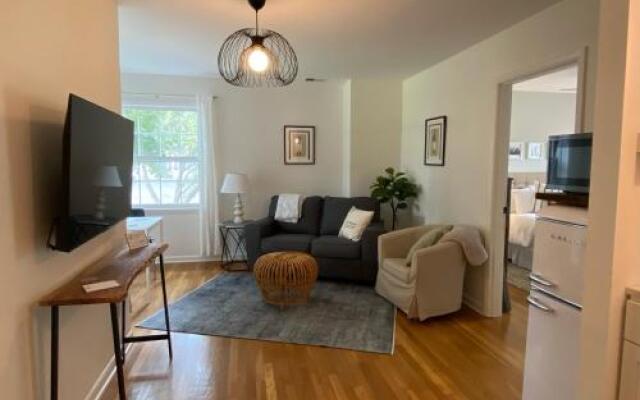 1823 Historic Rose Hill Inn