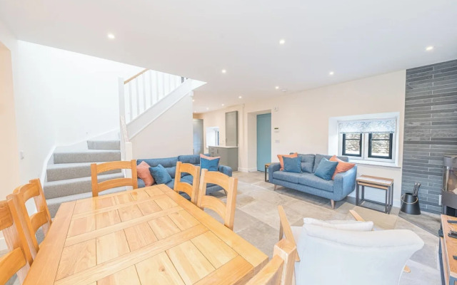 No 2 The Coach House