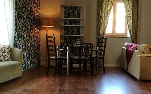 Maison de Textile Apartment