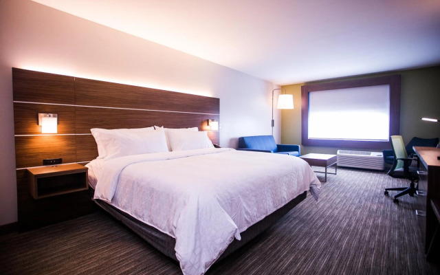 Holiday Inn Express & Suites Rehoboth Beach