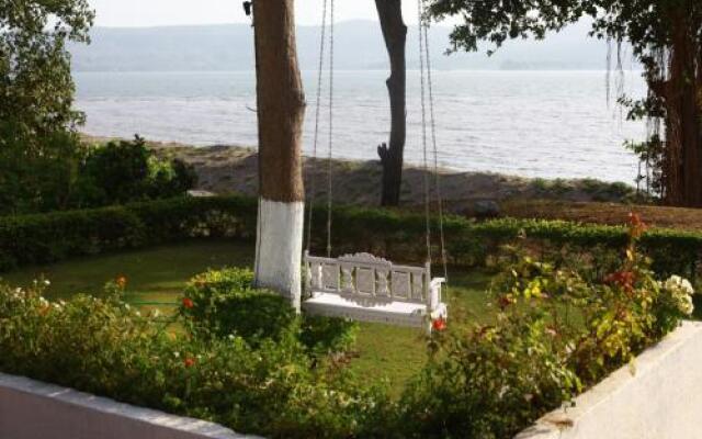 SaffronStays Little Paradise