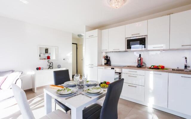 DOMAINE DES ROSES II AP4256 By Riviera Holiday Hom