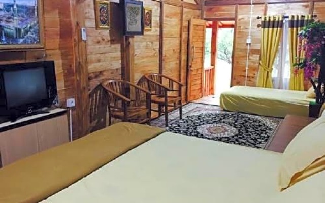 Penginapan Muslim Yuni INN