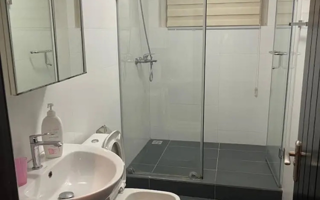Remarkable 2-bed Apartment in Accra