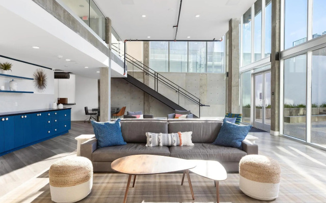One Lux Stay at G8