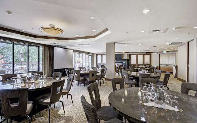 Hotel Alpenrock Breckenridge, Curio Collection by Hilton