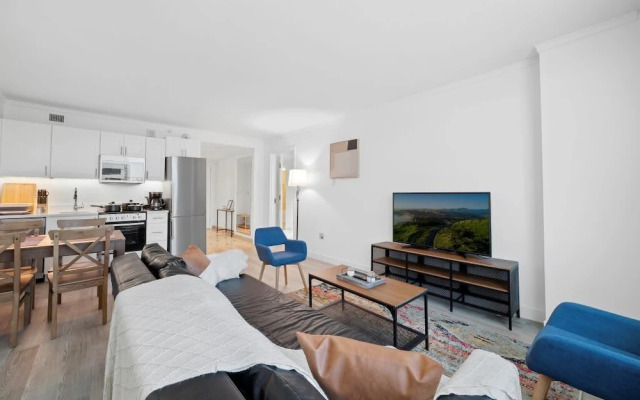Cozysuites Beachfront 2BR 3BA Condo