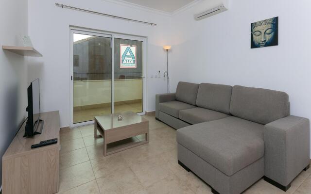 A05 - Luxury 1 Bed Fully Equipped with Pool