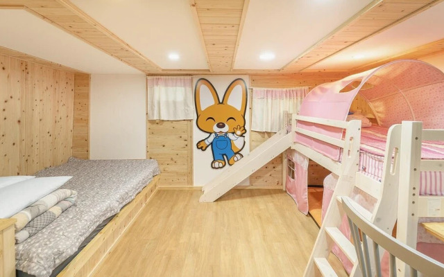 Chuncheon Jayooinui Spacaravan