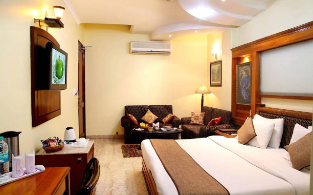 Hotel TJS Royale