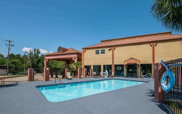 Econo Lodge Inn & Suites Diamondhead