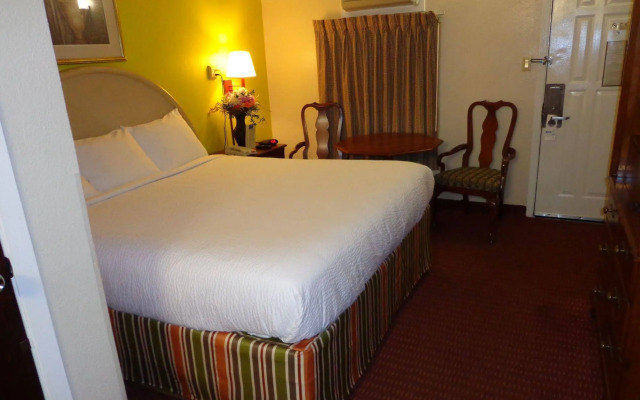 Economy Inn Express Warren