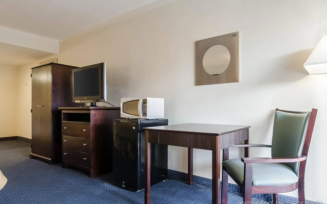 Rodeway Inn & Suites Williamsburg Central