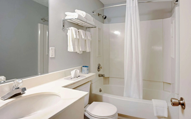 Quality Inn Frontier at U.S. Hwy 30