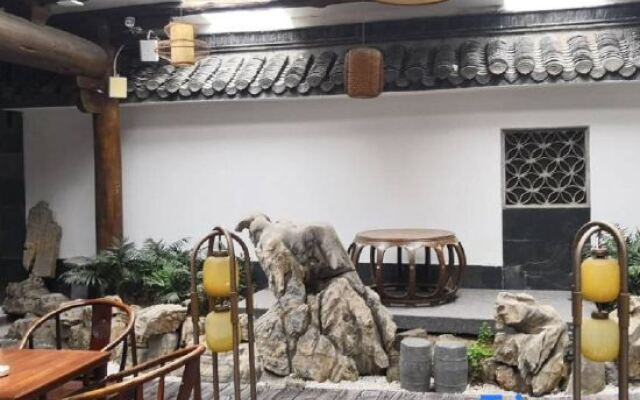 Yangzhou Huafang Fengqing Hotel