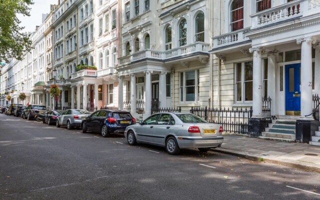 Stylish 2 Bedroom Flat in Kensington Near Hyde Park
